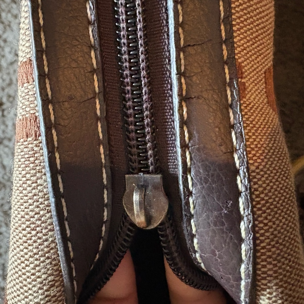 Brown Patterned Handbag - Picture 6 of 9